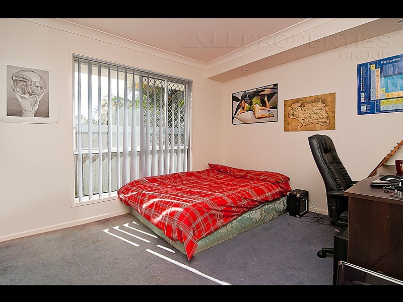 4 Caswell Crescent, Redland Bay QLD 4165