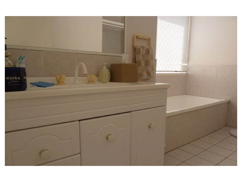 3 Kabut Court, Tanah Merah QLD 4128