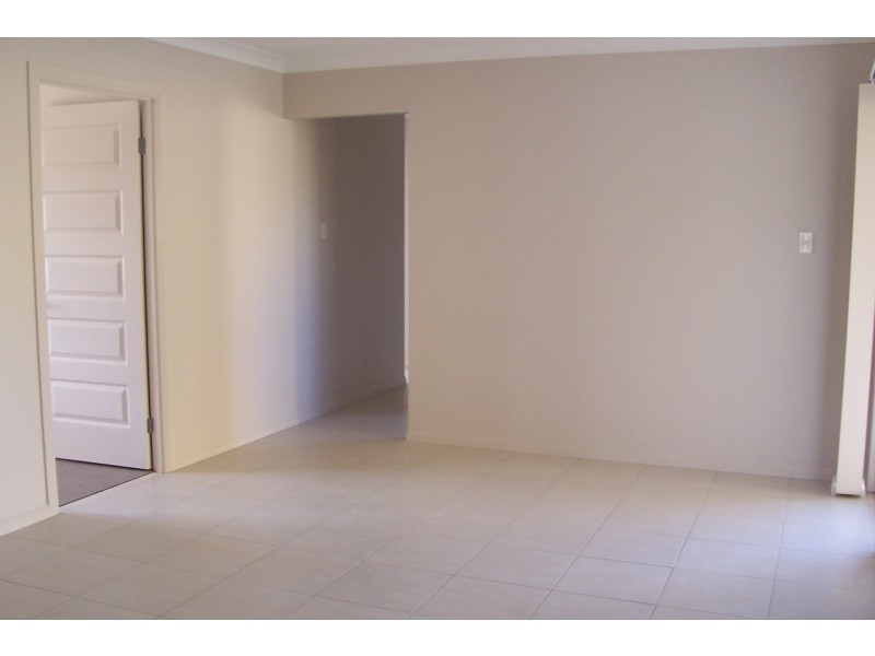 37 Eric Drive, Blackstone QLD 4304