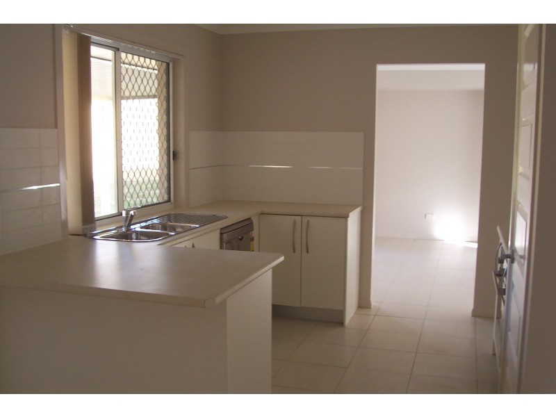 37 Eric Drive, Blackstone QLD 4304