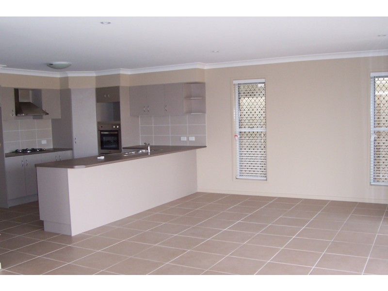 22 Kenilworth Crescent, Waterford QLD 4133