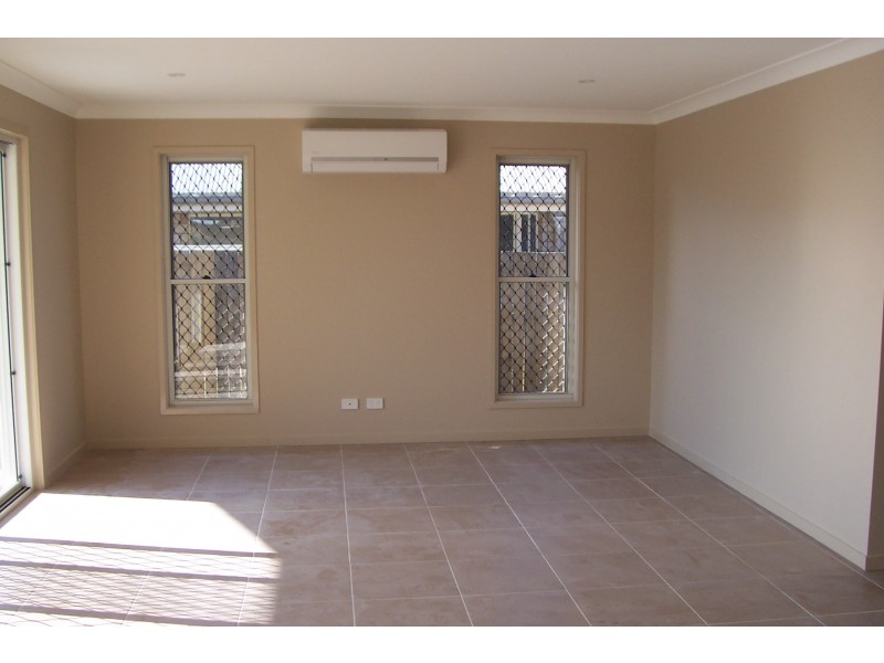 22 Kenilworth Crescent, Waterford QLD 4133