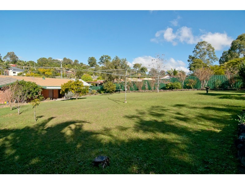 34 Avonmore Street, Edens Landing QLD 4207