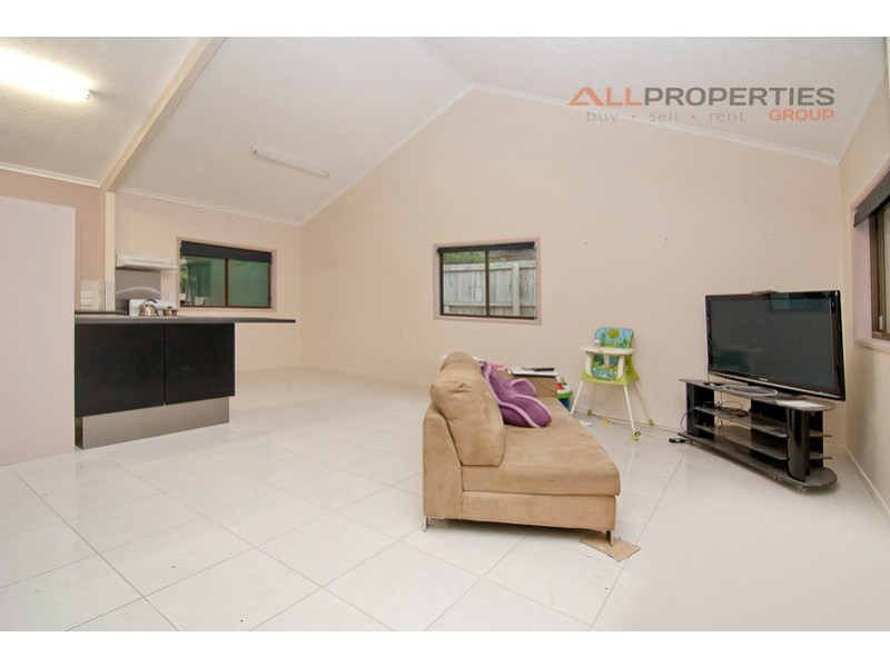 53 Ariel Ave, Kingston QLD 4114