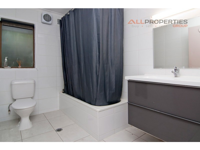 53 Ariel Ave, Kingston QLD 4114