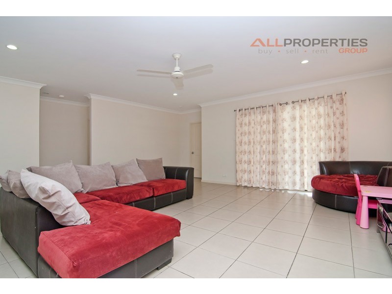 50C Pinelands Street, Loganlea QLD 4131