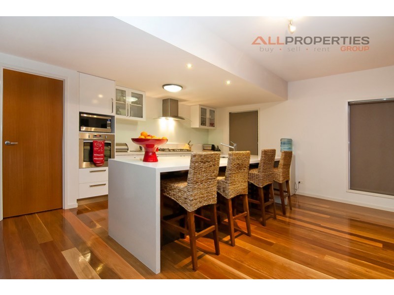 33 Yarabah Crescent, Shailer Park QLD 4128