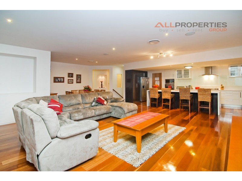 33 Yarabah Crescent, Shailer Park QLD 4128