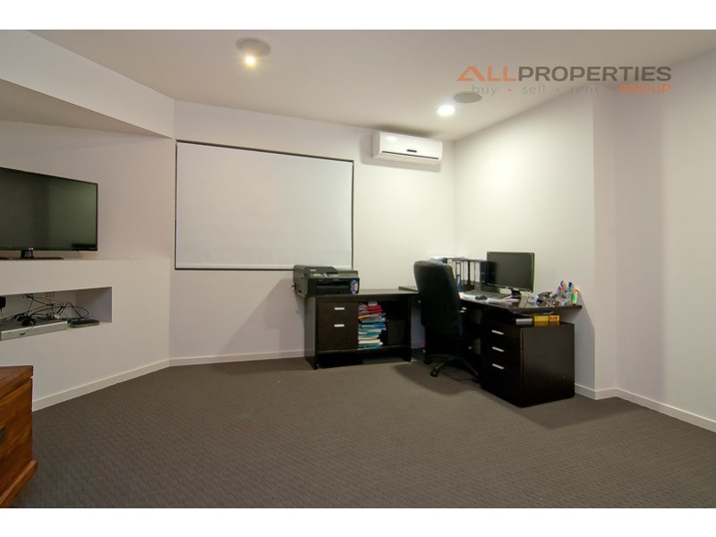 33 Yarabah Crescent, Shailer Park QLD 4128
