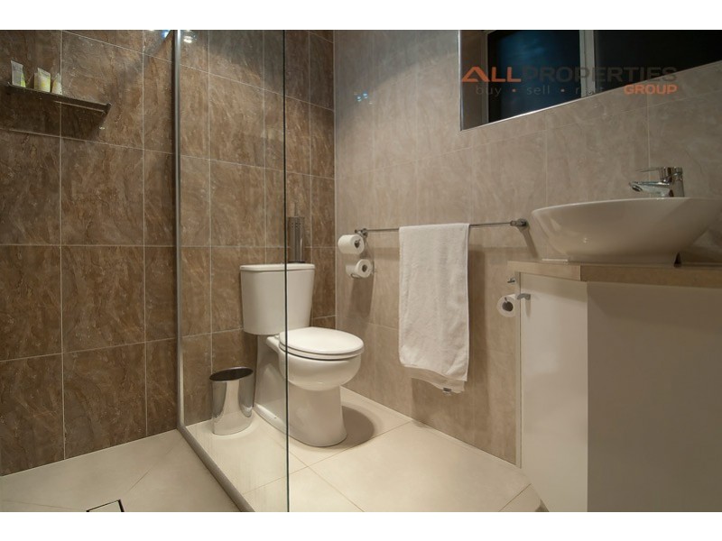 33 Yarabah Crescent, Shailer Park QLD 4128