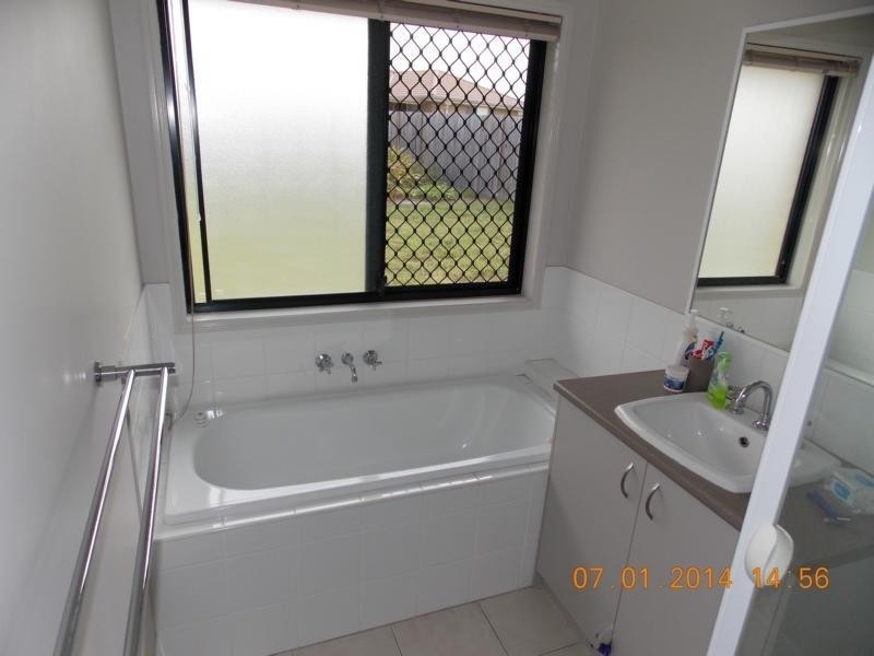 5 Bickle Place, North Booval QLD 4304