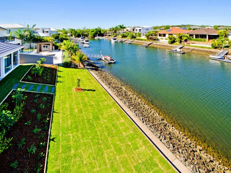 16 Ferrymans Court, Helensvale QLD 4212