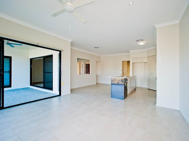 16 Ferrymans Court, Helensvale QLD 4212