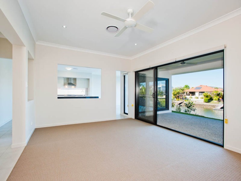 16 Ferrymans Court, Helensvale QLD 4212