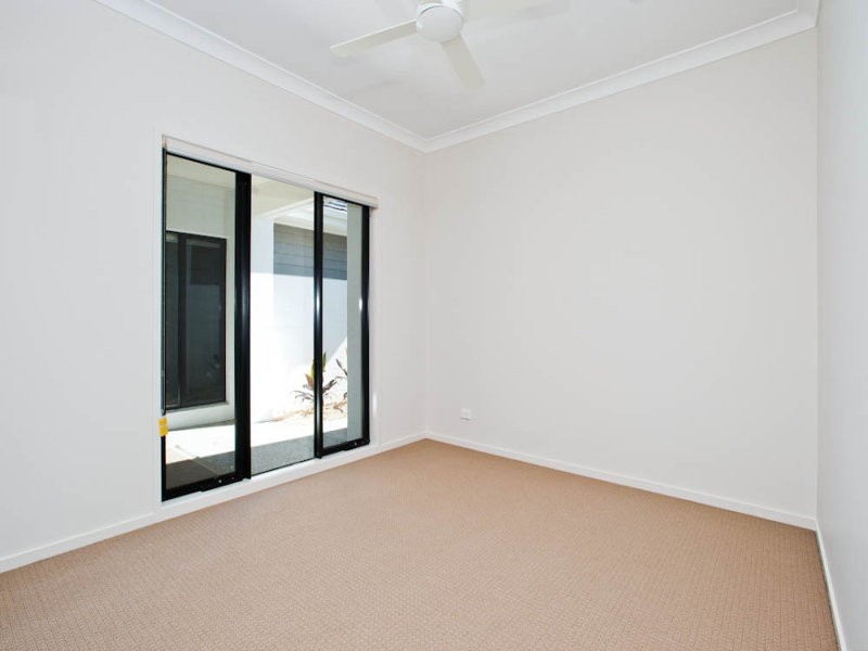 16 Ferrymans Court, Helensvale QLD 4212