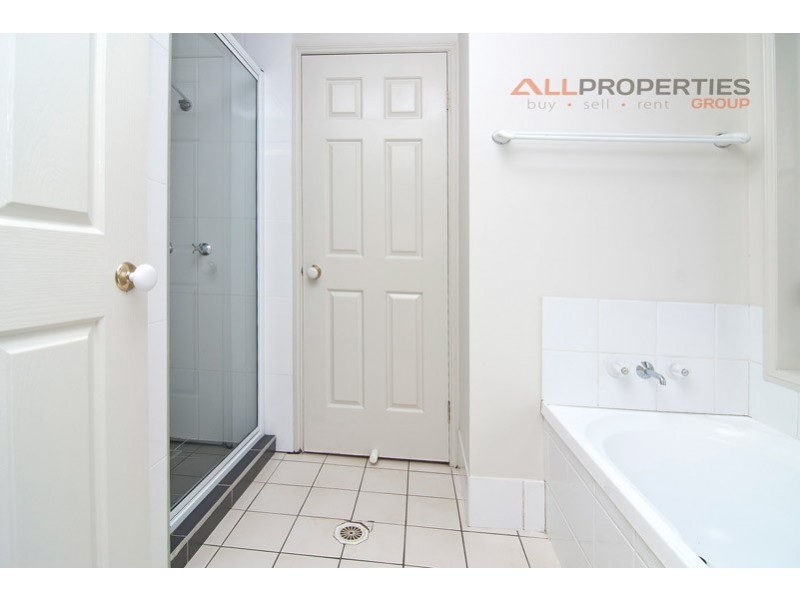 9 Dunbarton Lane, Bethania QLD 4205