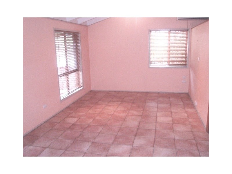 2 Savage Street, Tanah Merah QLD 4128