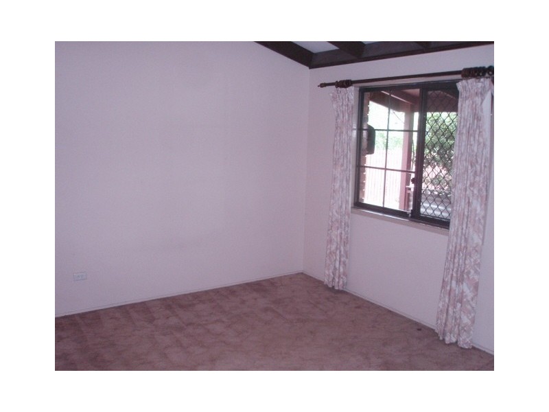 2 Savage Street, Tanah Merah QLD 4128