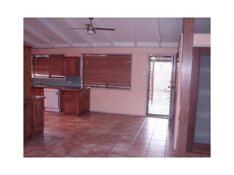 2 Savage Street, Tanah Merah QLD 4128