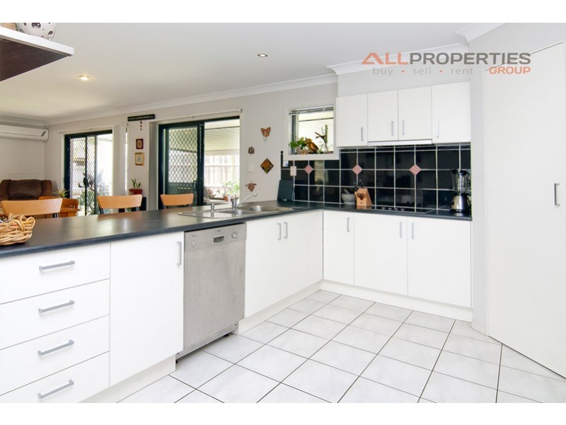 13 Foote Street, Redland Bay QLD 4165
