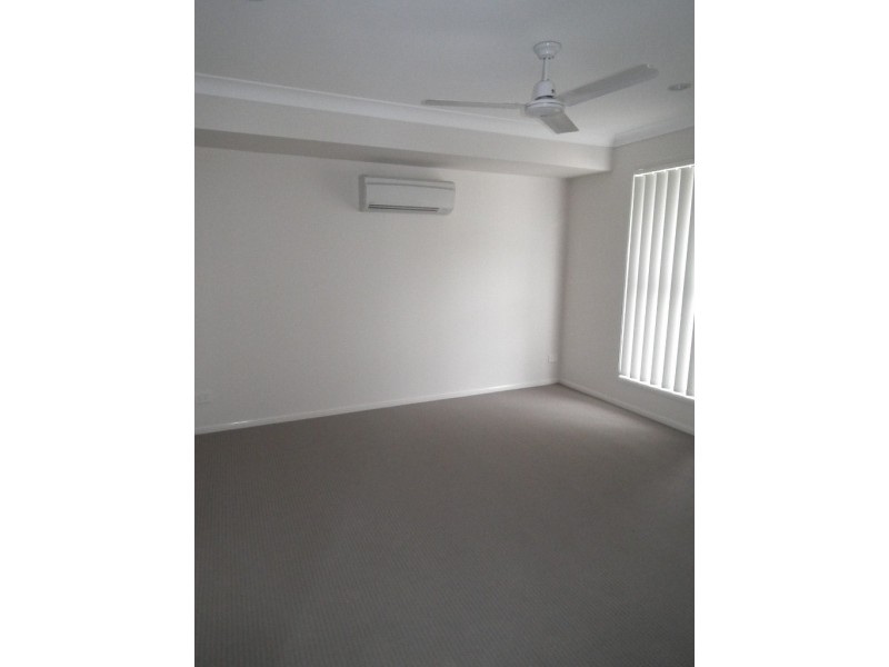 4 Moonlight Lane, Coomera QLD 4209