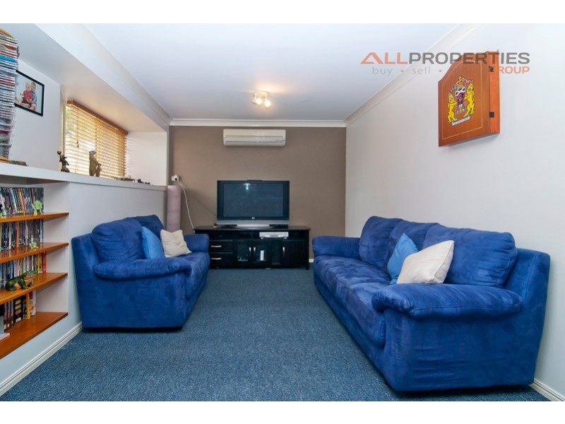 56 Cowra Street, Tanah Merah QLD 4128