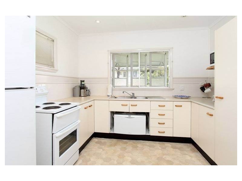 1860 Creek Road, Cannon Hill QLD 4170