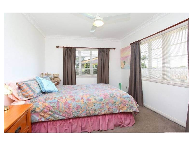 1860 Creek Road, Cannon Hill QLD 4170