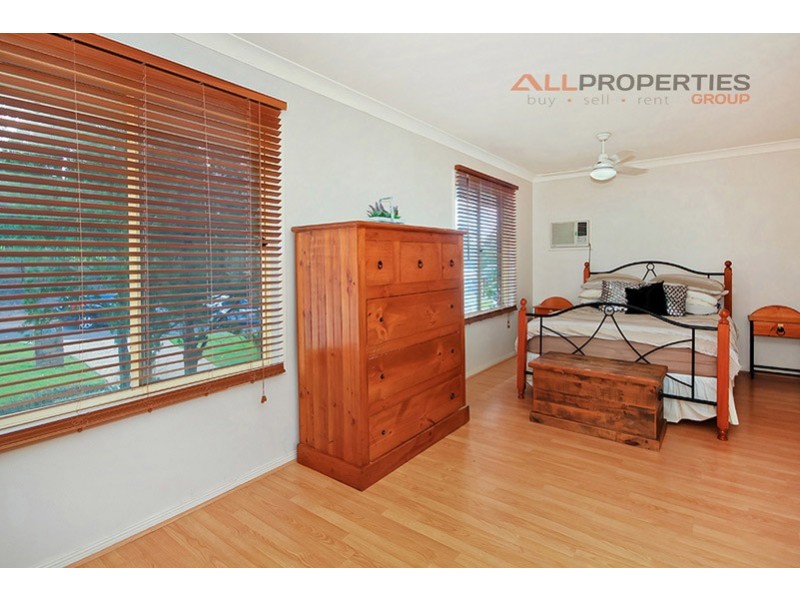 62 Loane Drive, Edens Landing QLD 4207