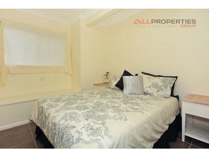62 Loane Drive, Edens Landing QLD 4207