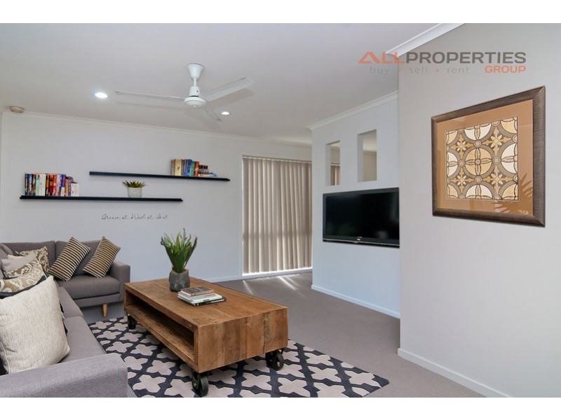 2 Packett Crescent, Loganlea QLD 4131