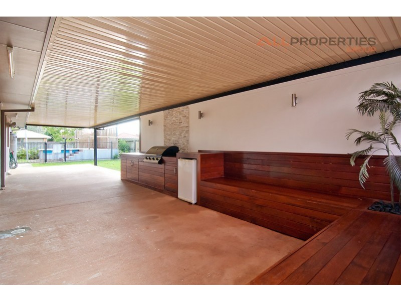 2 Packett Crescent, Loganlea QLD 4131