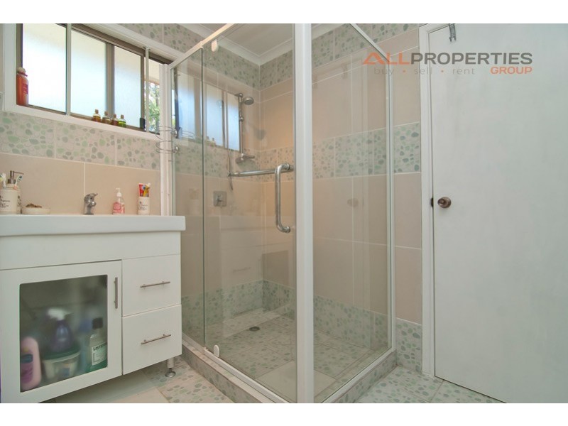 92 Albert Street, Woodridge QLD 4114