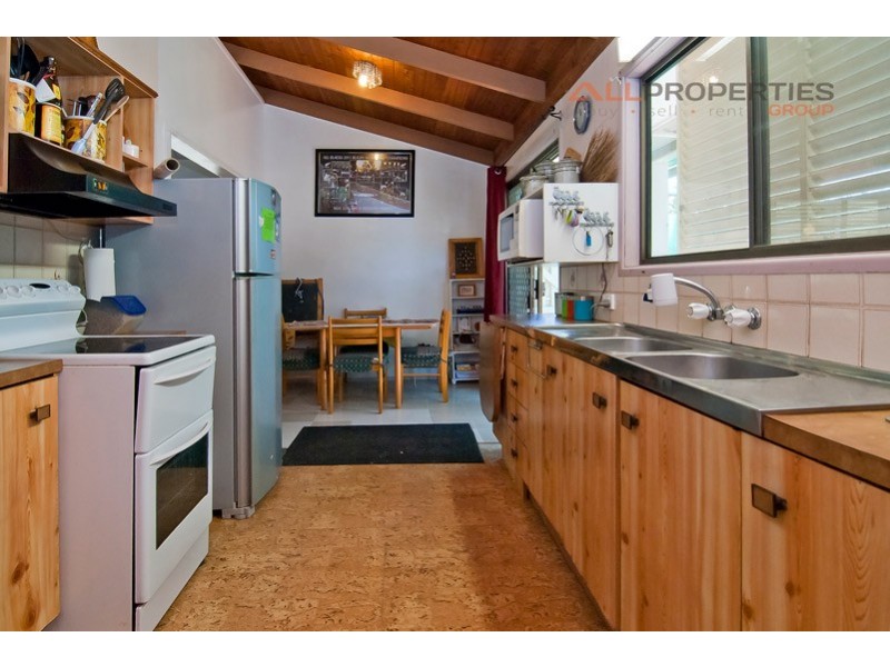 92 Albert Street, Woodridge QLD 4114