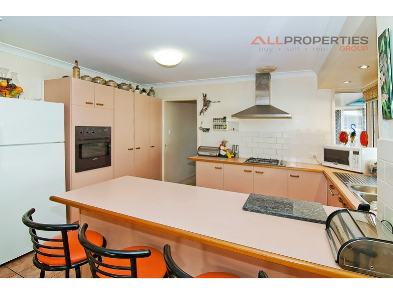 13 Tekam Crescent, Tanah Merah QLD 4128