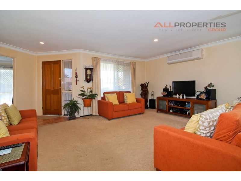 13 Tekam Crescent, Tanah Merah QLD 4128