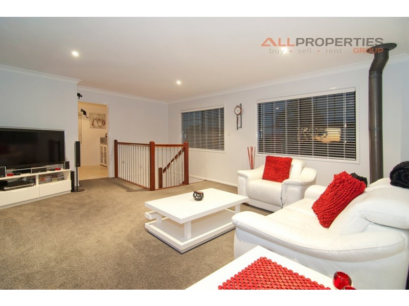20 William Nixon Way, Edens Landing QLD 4207