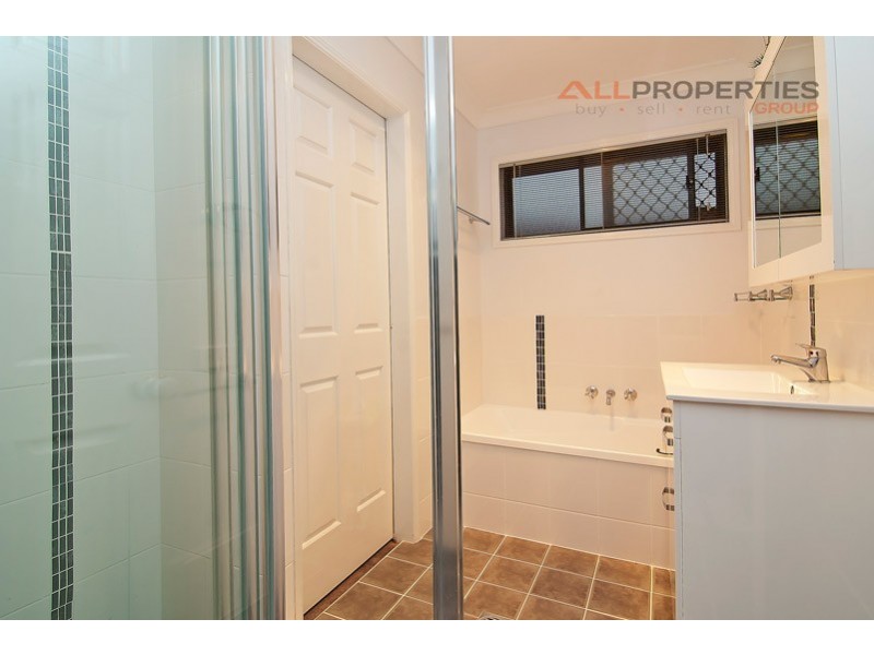 20 William Nixon Way, Edens Landing QLD 4207