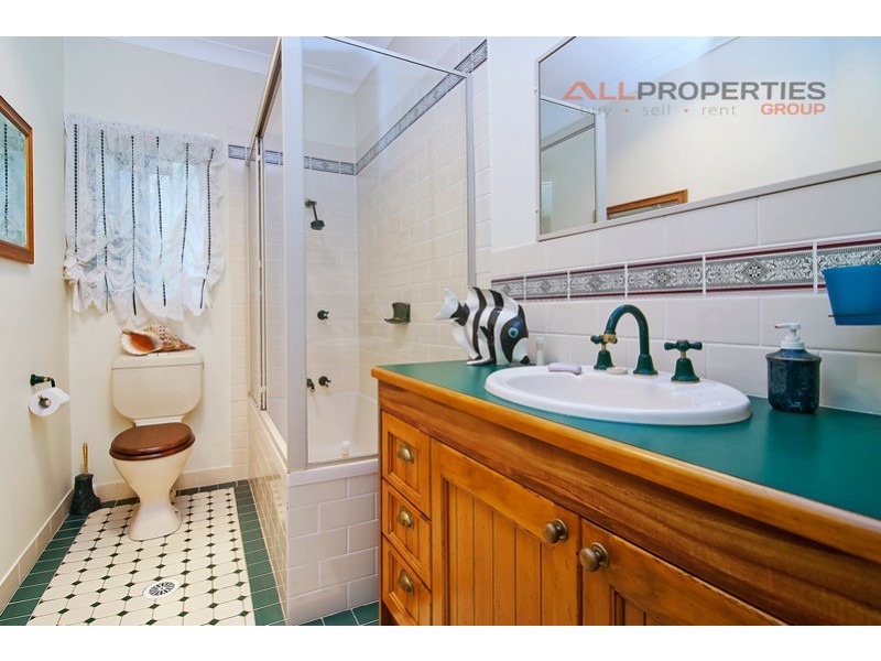 15 Minilya Court, Shailer Park QLD 4128