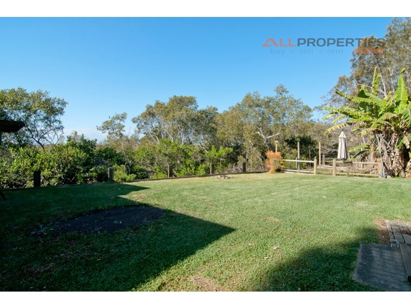32 Pear Street, Redland Bay QLD 4165