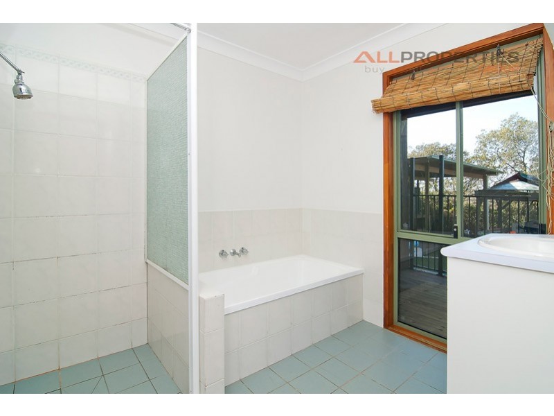32 Pear Street, Redland Bay QLD 4165