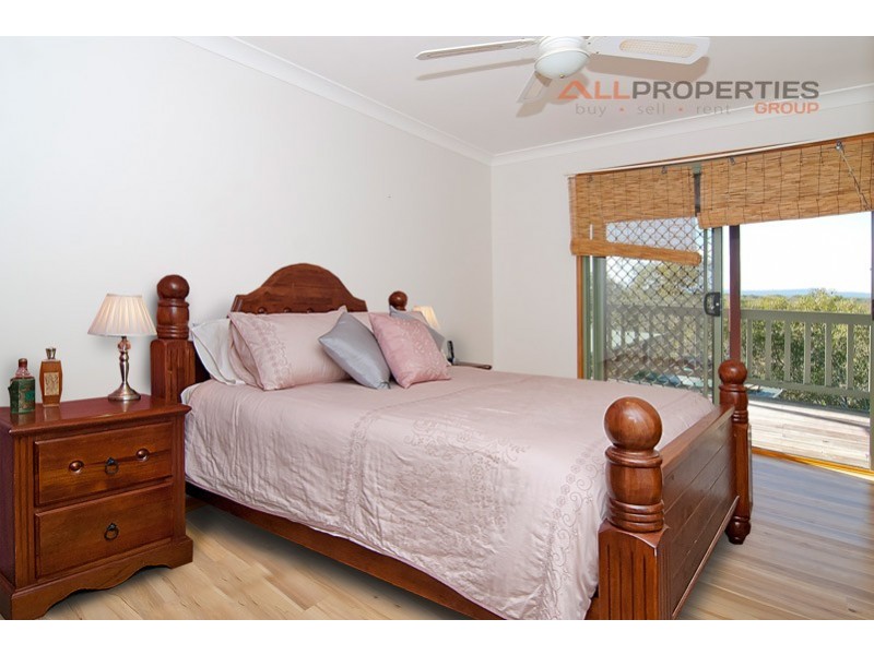 32 Pear Street, Redland Bay QLD 4165