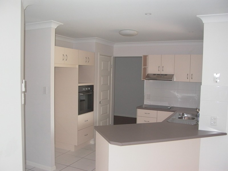52 Summerhill Dr, Morayfield QLD 4506