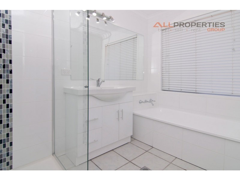 4 Constellation Drive, Loganholme QLD 4129