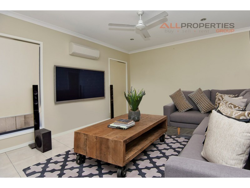 55 Ridgevale Boulevard, Holmview QLD 4207