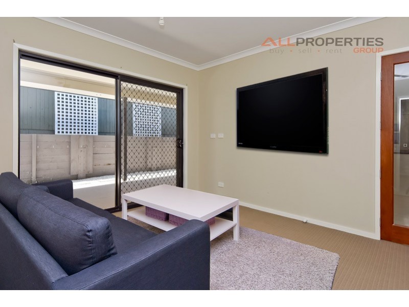 55 Ridgevale Boulevard, Holmview QLD 4207