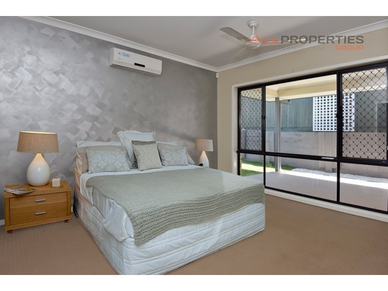 55 Ridgevale Boulevard, Holmview QLD 4207