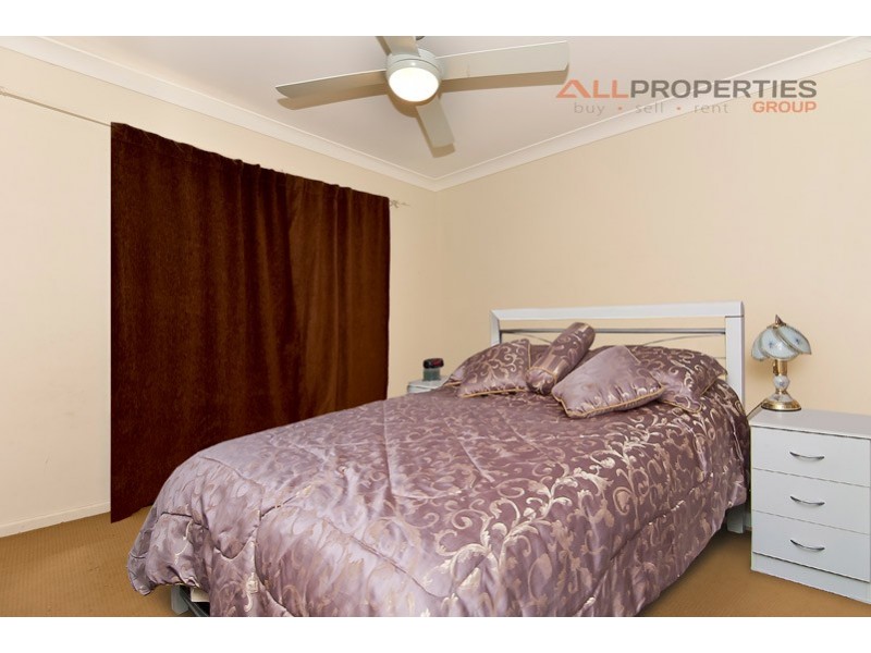 6 Vernon Place, Edens Landing QLD 4207