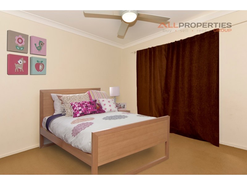 6 Vernon Place, Edens Landing QLD 4207