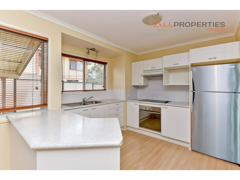 16 Moore Street, Loganlea QLD 4131